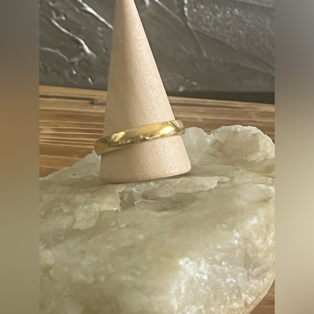 Gold‎ Ring Band Made From High Quality Solid Gold Titanium With A 4mm Width~ New - Picture 3 of 7
